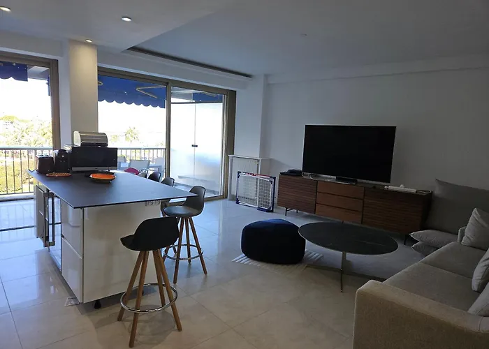 Cap D'antibes, Port Aubernon *